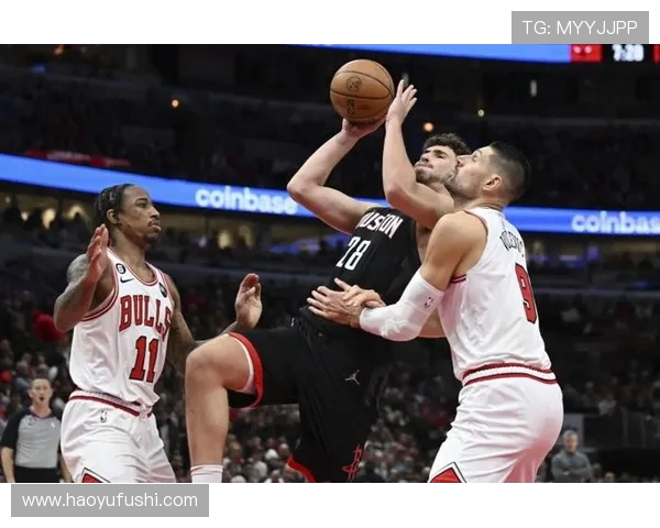 2014年火箭队与尼克斯队激战回顾：一场经典对决的精彩瞬间与战术分析